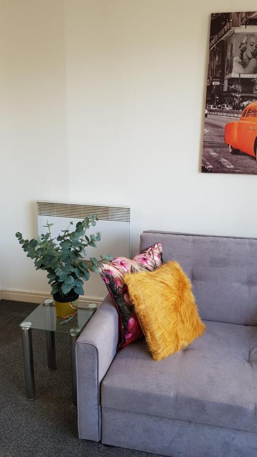 City Centre 1 Bed Apartment With Free On Site Parking With Cctv By Lets Relocations 伯明翰 外观 照片