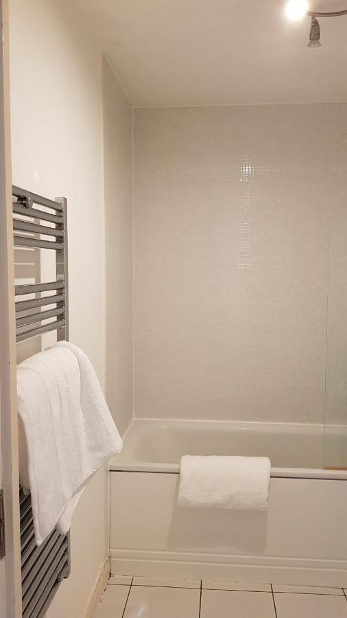 City Centre 1 Bed Apartment With Free On Site Parking With Cctv By Lets Relocations 伯明翰 外观 照片
